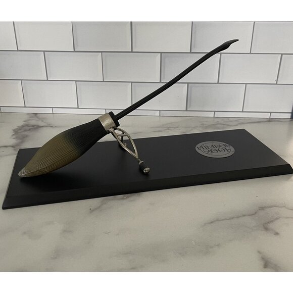 Harry Potter Wizarding World Universal Studios Nimbus 2001 Broom With Stand